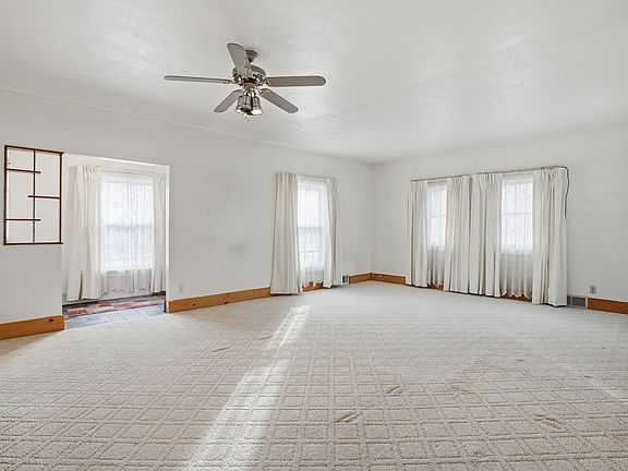 3rd image of 411 39th St