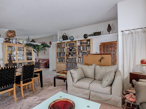 4th image of 6933 W Columbine Dr