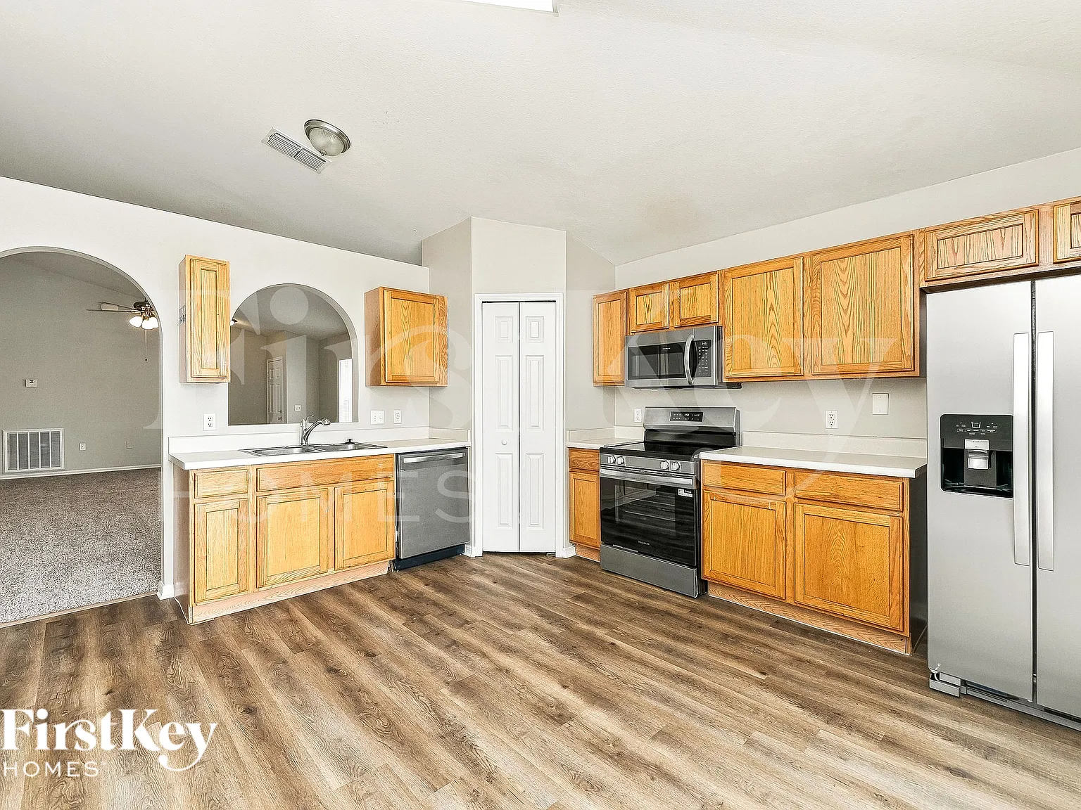 3 bed, 2.0 bath, 1414 sqft, $1,940 — Photo 4