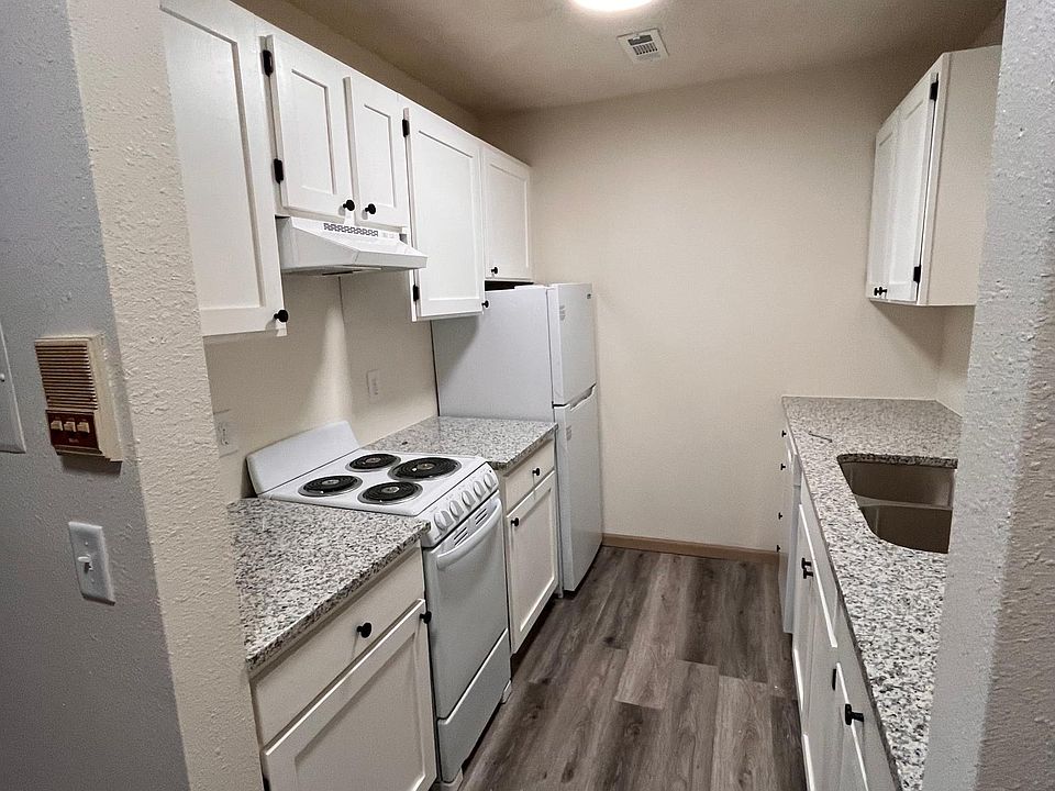 1st image of 121 S 25th St #4