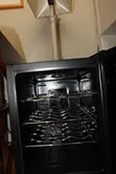 Rented by Robyn Lee, LREB