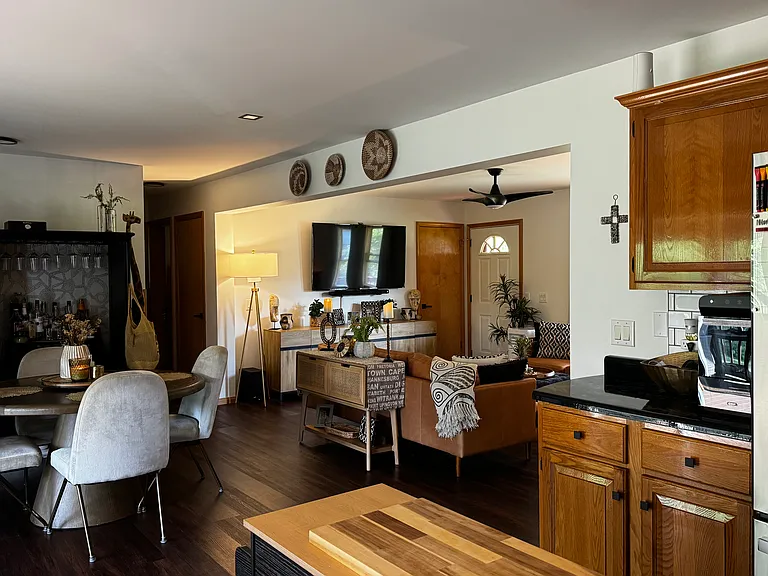 1335 Mercer Rd — Photo 3