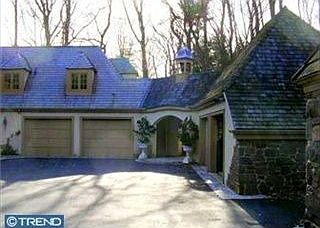 2nd image of 911 Lafayette Rd