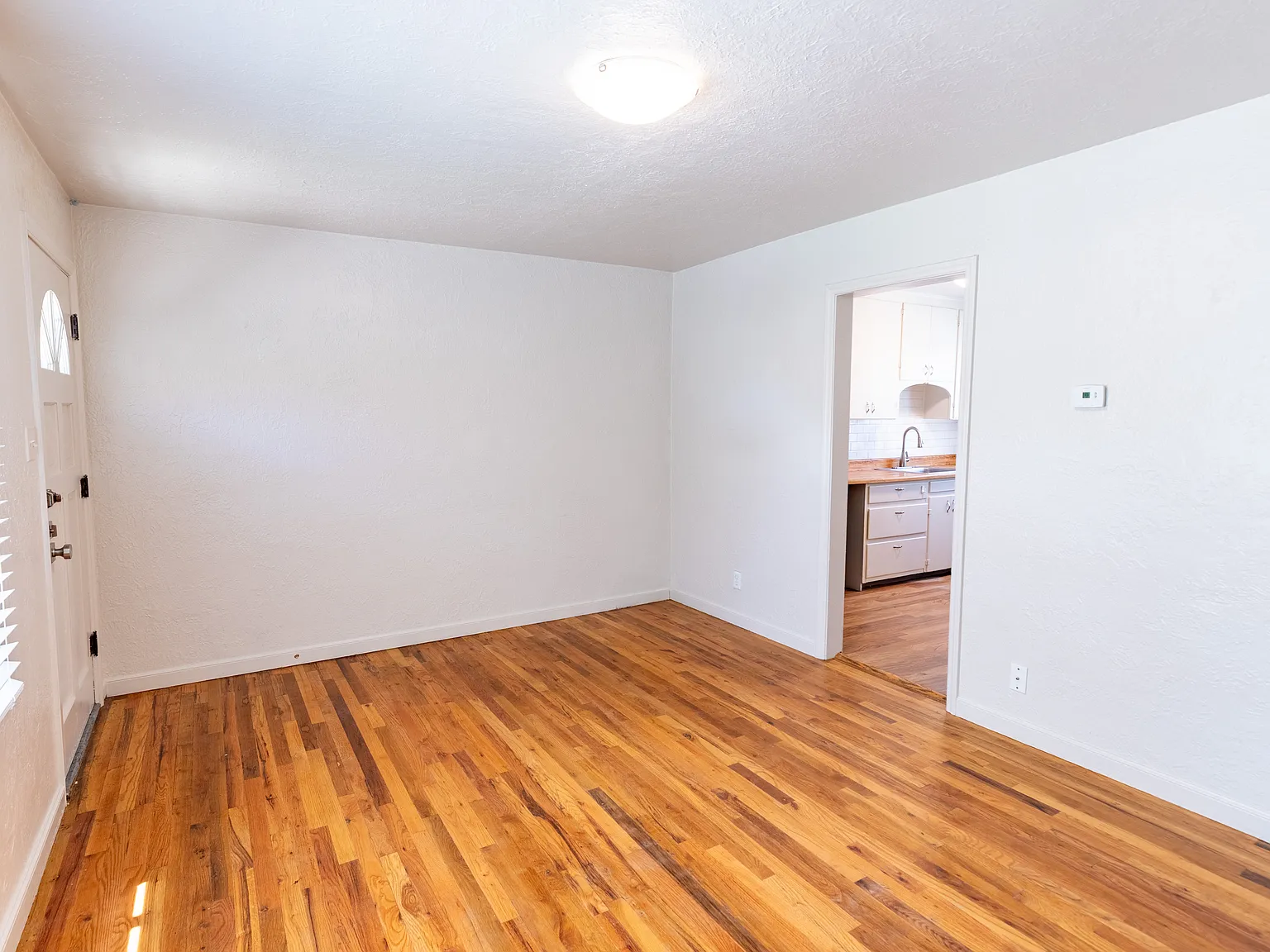 2 bed, 672 sqft, $1,600 — Photo 2