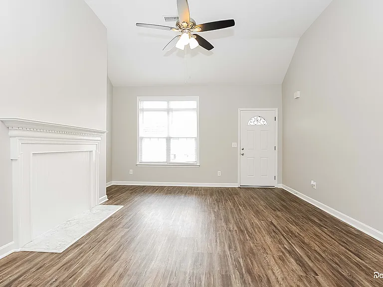 4413 Winton Dr — Photo 5
