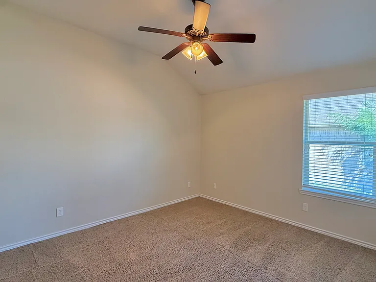 2007 Lindsey Dr — Photo 15