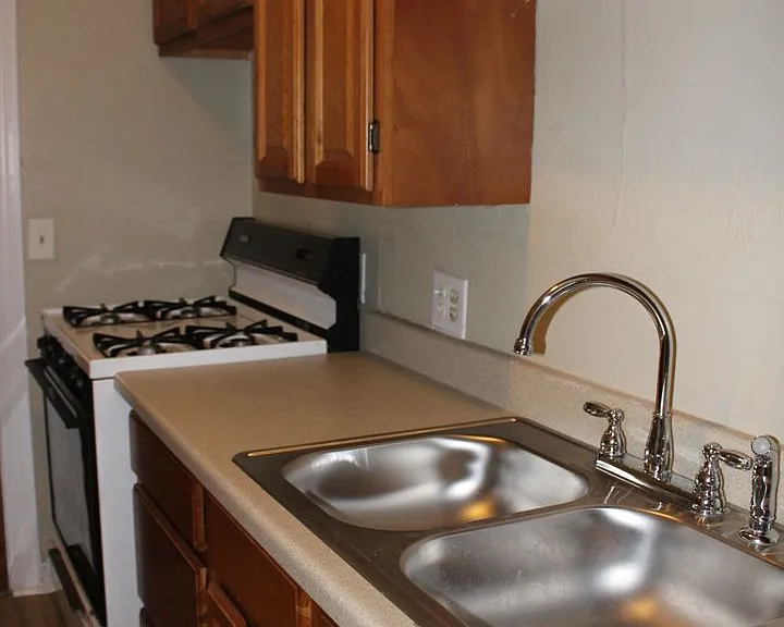 209 W Douglas Dr — Photo 14