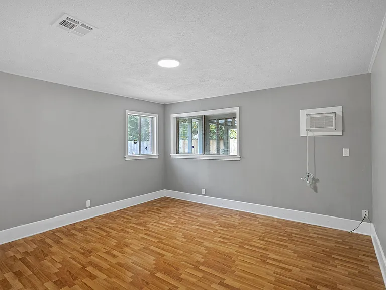 2215 Lake St — Photo 8