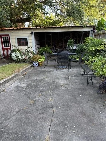 2327 Dauphine St — Photo 13