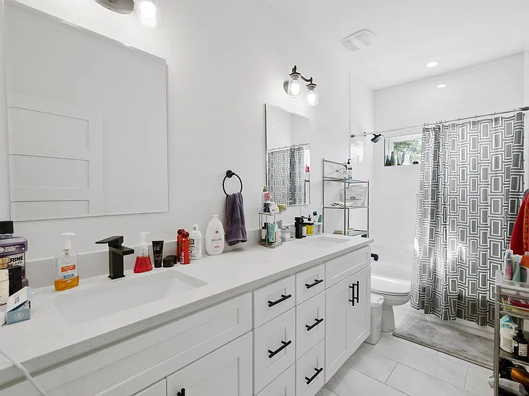 1409 Greenwood Ave #A — Photo 23
