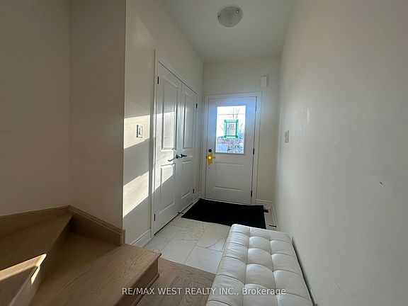 2nd image of 131 Guelph St