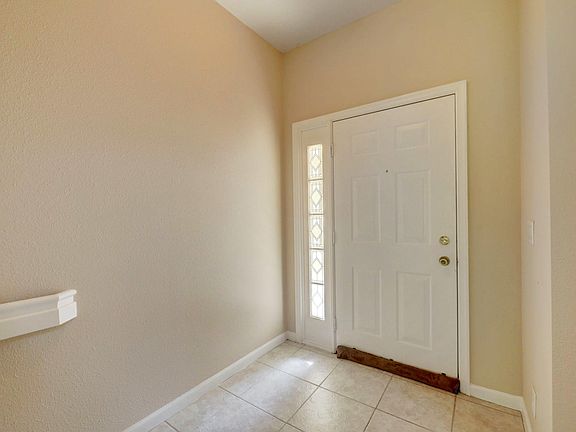 4th image of 1135 Woodfield Ct