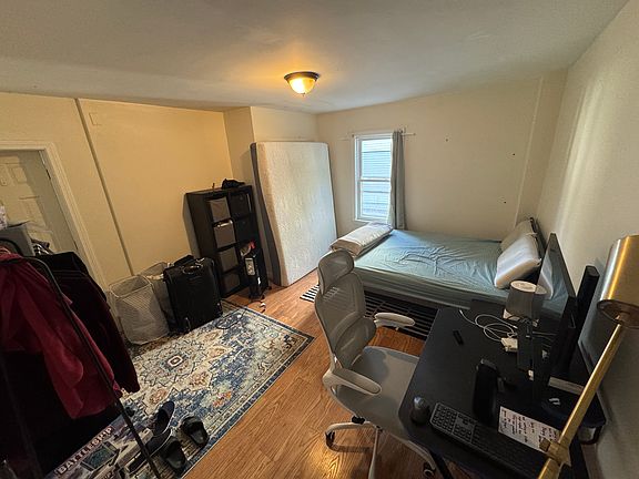 4th image of 106 Columbia St #1