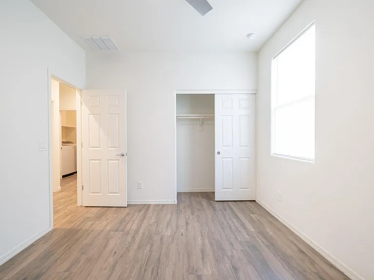 10872 W Marshall Ave — Photo 15