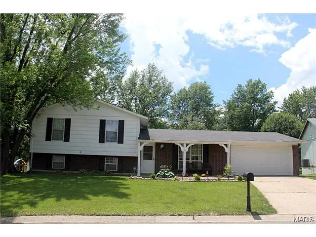 16 Greenfield Dr photo 1