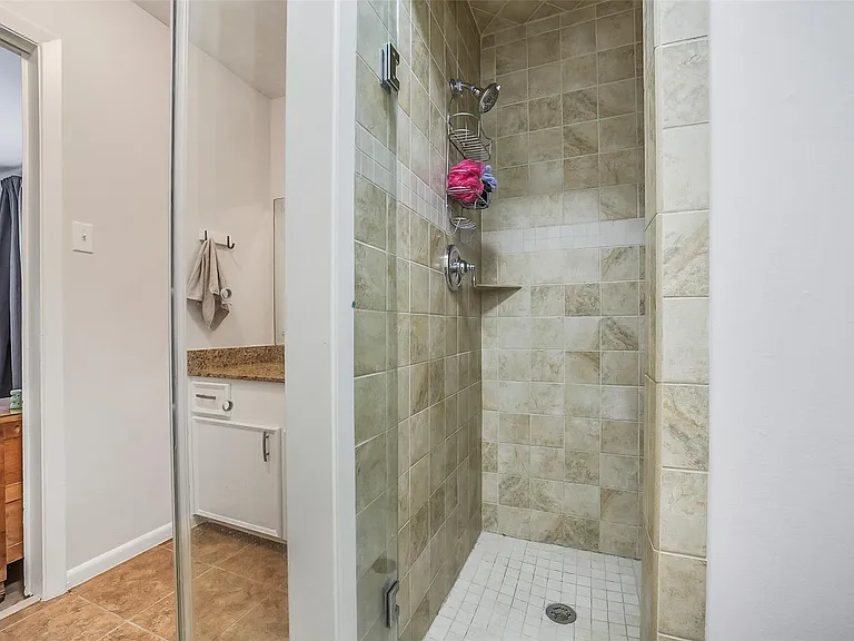 6215 Queensloch Dr — Photo 34