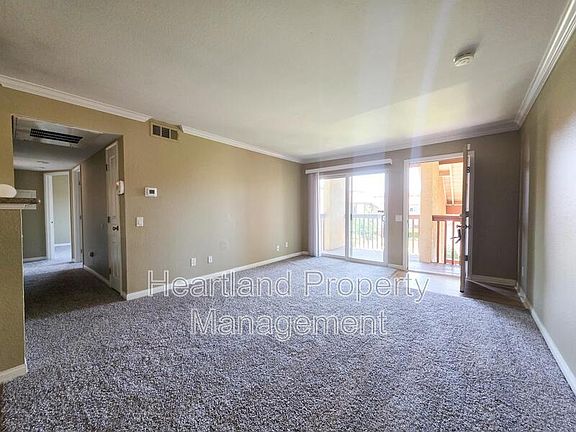 3rd image of 200 Chambers St Unit 18
