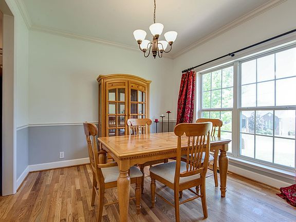 5th image of 880 Dortch Ln