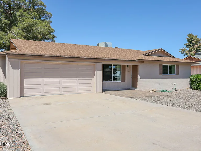 6226 S Hazelton Ln — Photo 1
