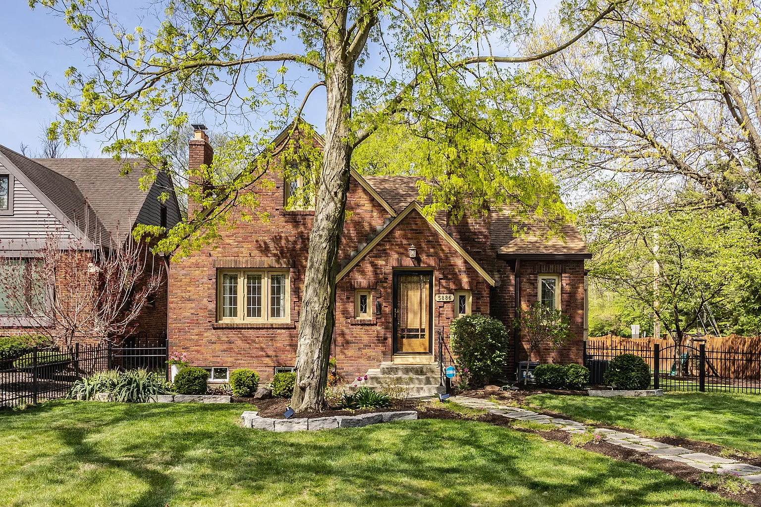 5886 Forest Ln photo 1