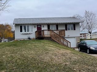 323 2nd Ave SE, Mazeppa, MN 55956