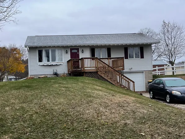 323 2nd Ave SE, Mazeppa, MN 55956