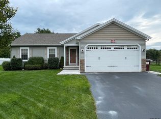10 Charlton Ln, Queensbury, NY 12804