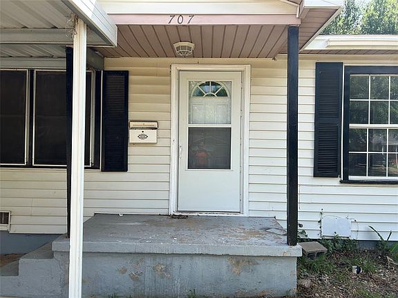4th image of 707 S 2nd St