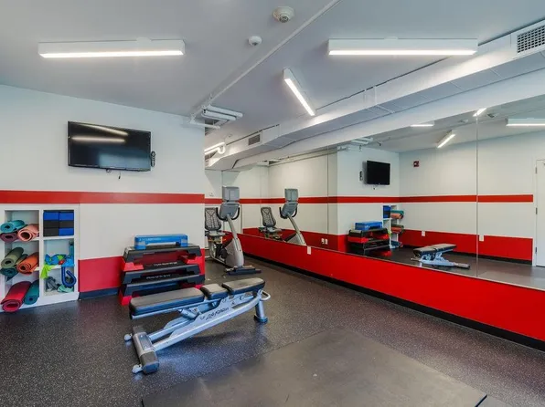 1100 Maxwell Lane image 15 of 31