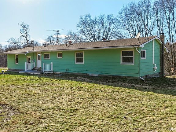 4th image of 1040 Hughes Rd