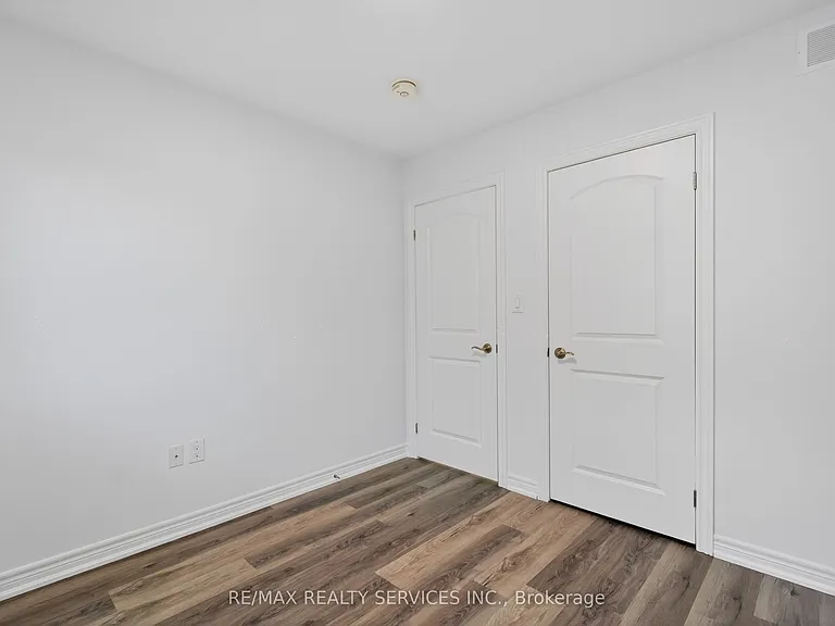 4 Bergenstein Cres — Photo 19