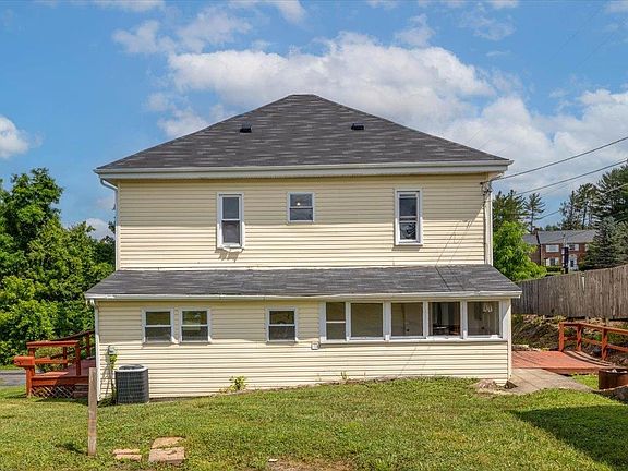 3rd image of 806 Church Ave