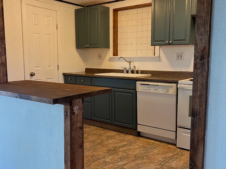 5248 County Road 4508 — Photo 4