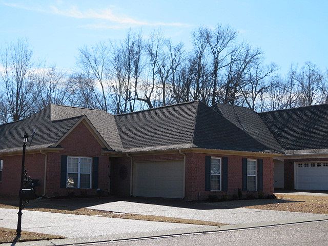 1st image of 436 Fairway Oaks Dr