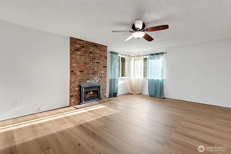 5th image of 4610 31st Avenue SE