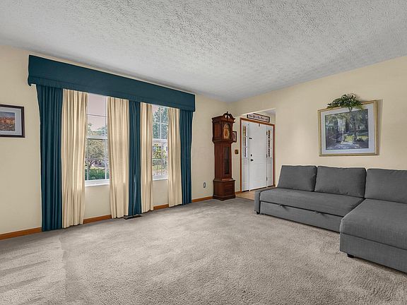 5th image of 4287 Woodstream Dr