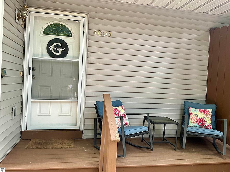 1st image of 4003 Robin Hood Ln