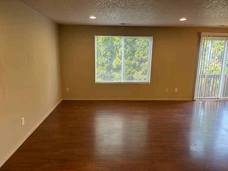 20653 SW Mabel St — Photo 39