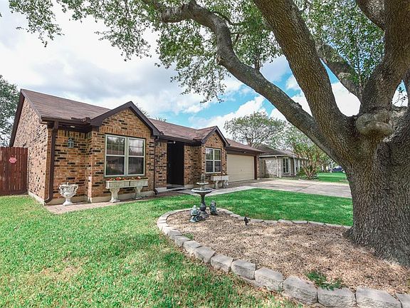 2nd image of 613 Briar Creek Dr