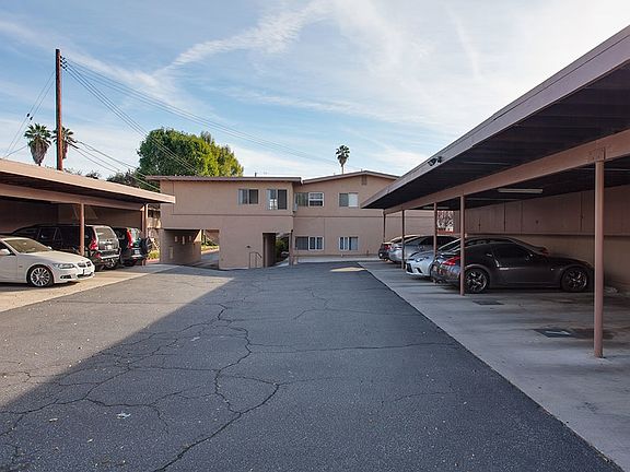 4th image of 209 E Live Oak St APT 18
