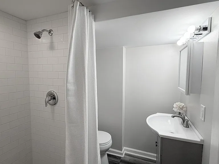 Gorgeous Renovated Private Home in Drexel Hill, PA — Photo 5