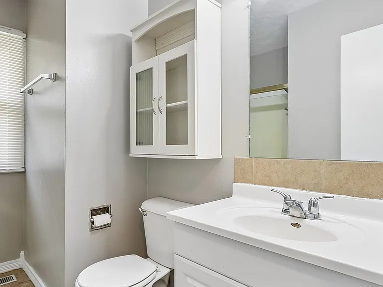 9330 Miami St — Photo 13