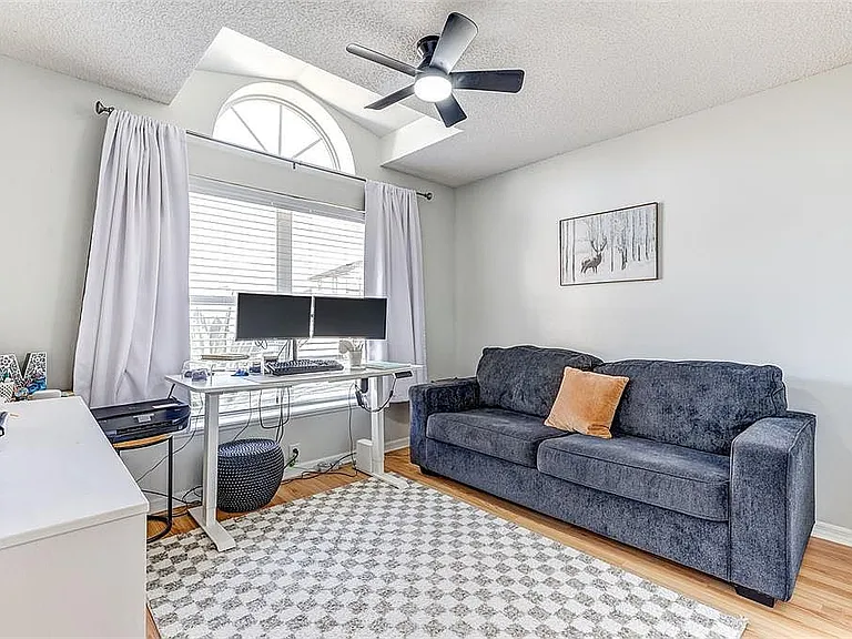 814 Brightview Dr — Photo 11