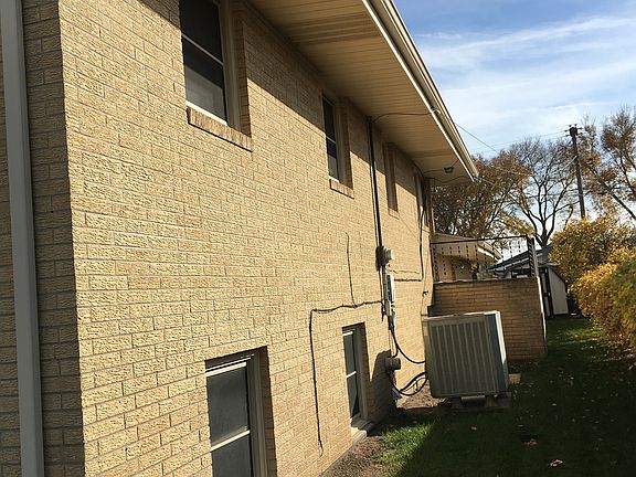 4th image of 404 S Bryan Ave