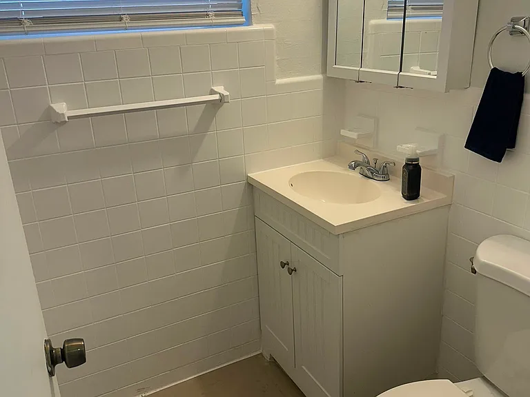 2024 NE 26th St #1 — Photo 11