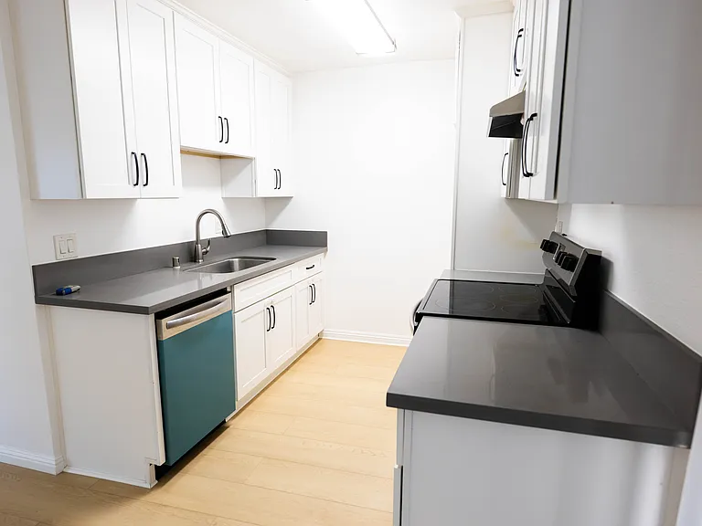 13059 Oxnard St #209 — Photo 3