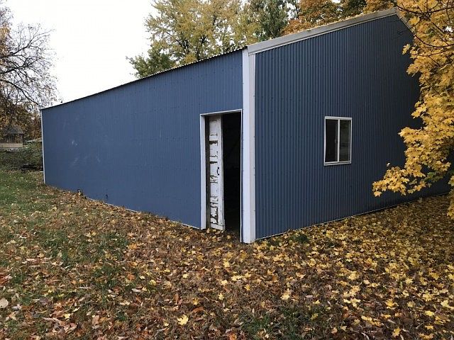 2nd image of 514 W 2nd St