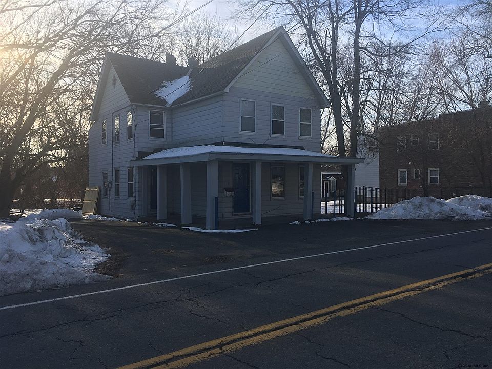 2nd image of 65 Russell Rd