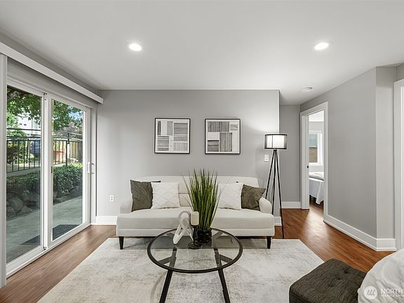 4th image of 4831 Fauntleroy Way SW #103