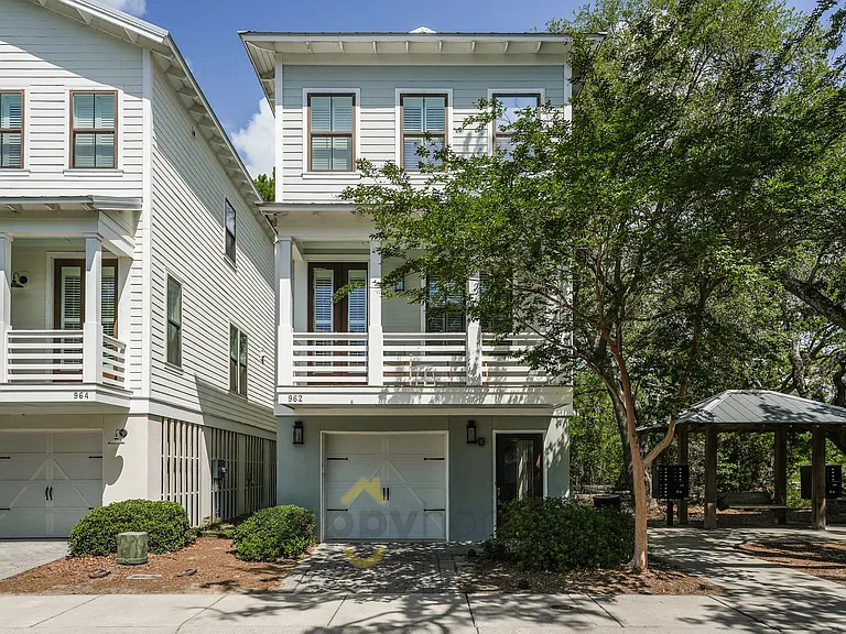 962 Key Colony Ct — Photo 1